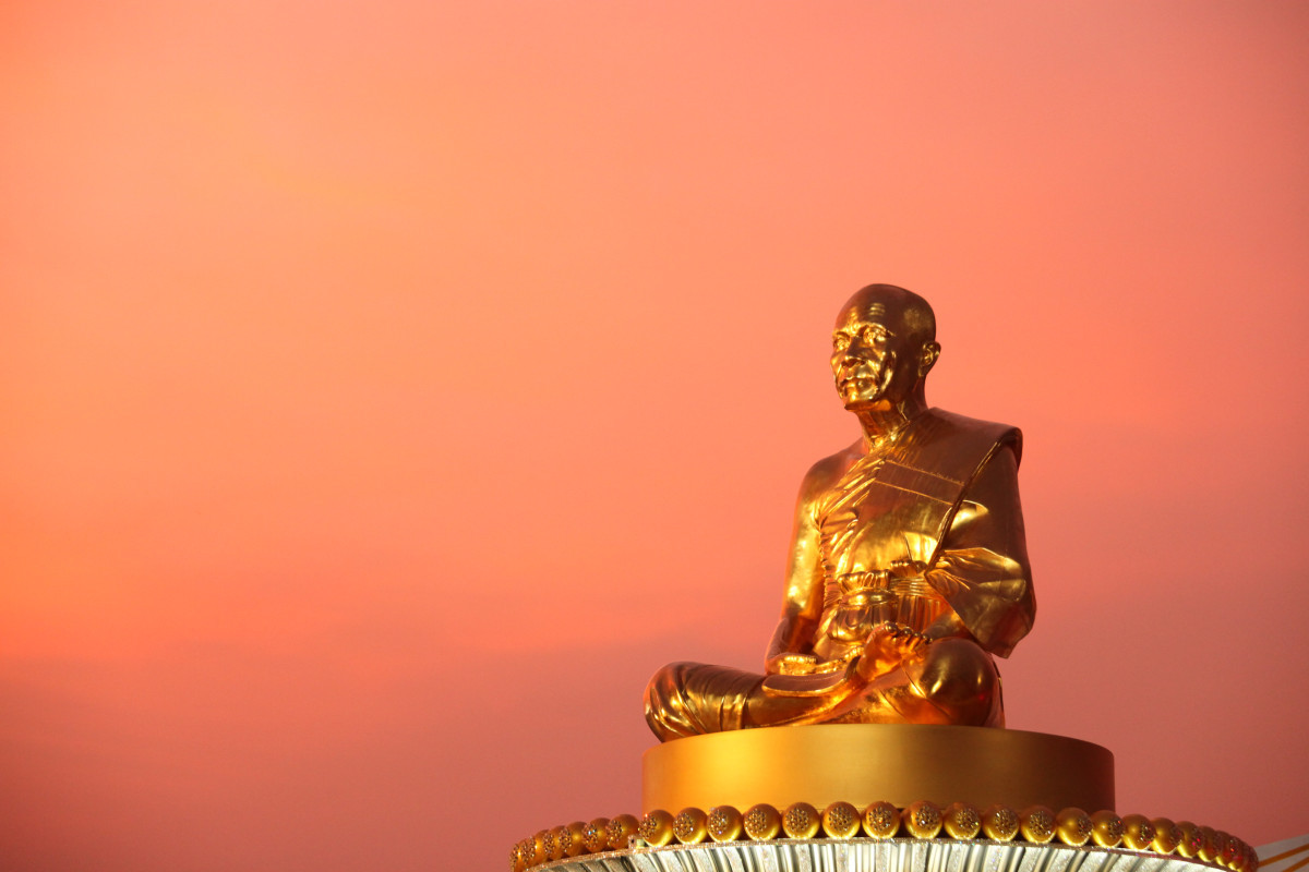 "ฉากหลังในฉากหลัง"