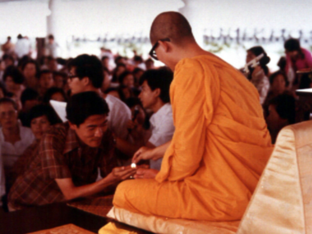 หลวงพ่อเปิดใจ : กรณีเรื่องแบ่งแยกสงฆ์ โดย หลวงพ่อธัมมชโย (พ.ศ.2542)